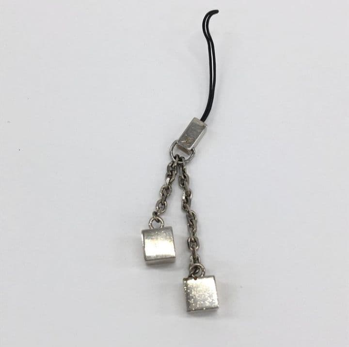 Louis Vuitton ルイヴィトン ストラップ シルバー