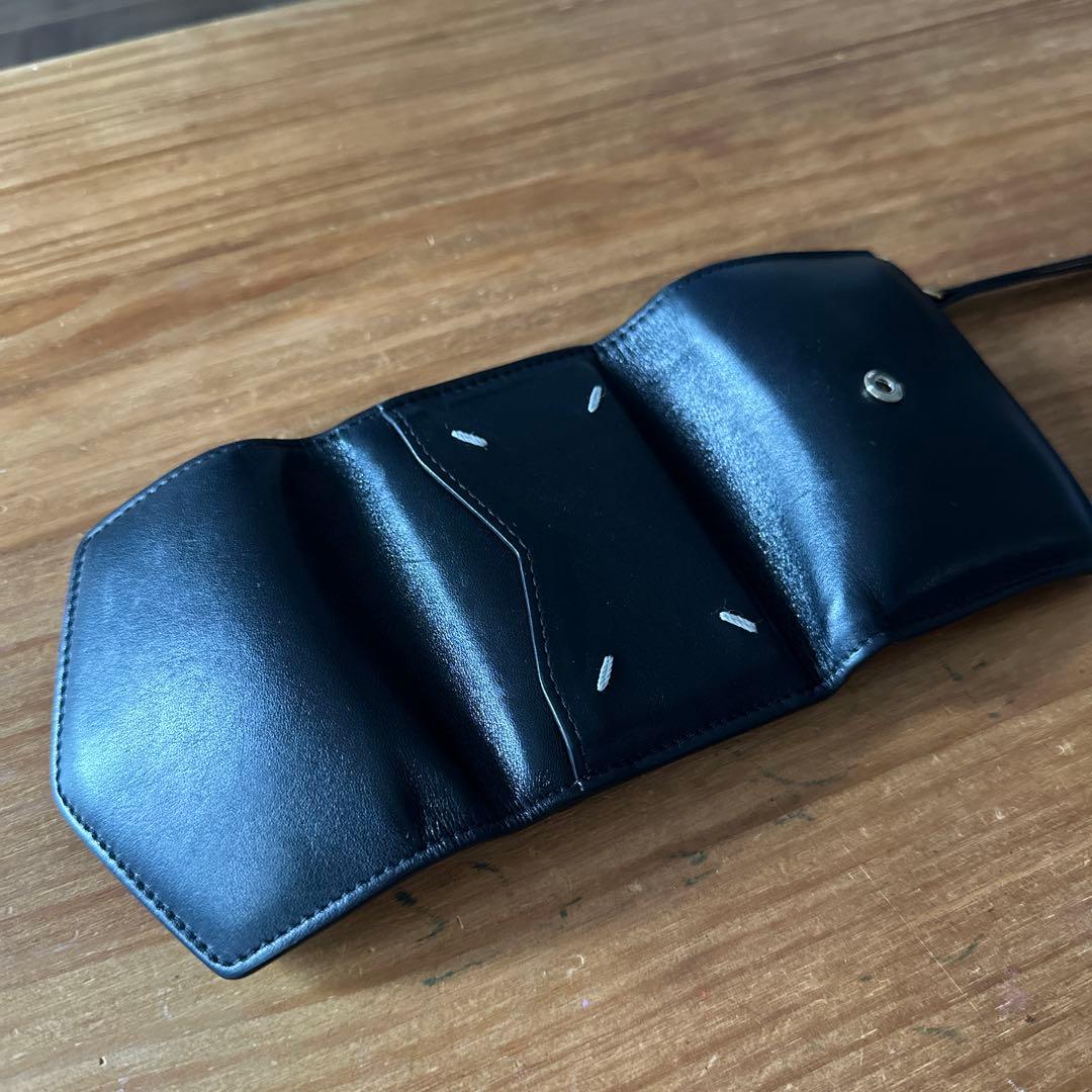 【美品】マルジェラ 三つ折り財布 エンベロープ プリント カーフスキン 黒