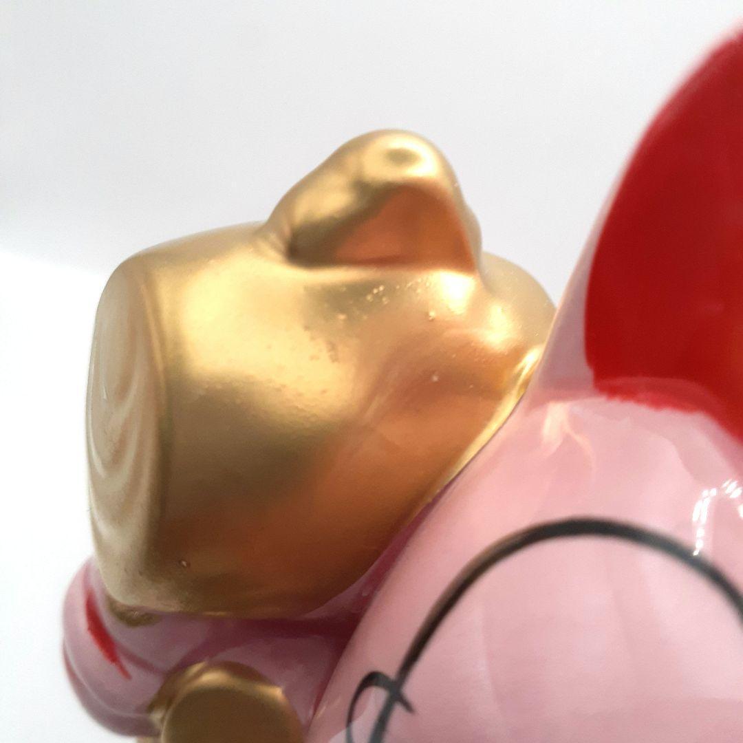 096　レア　瀬戸焼　小槌招き猫 ピンク色　左手上げ　陶器置物　高さ約１５cm