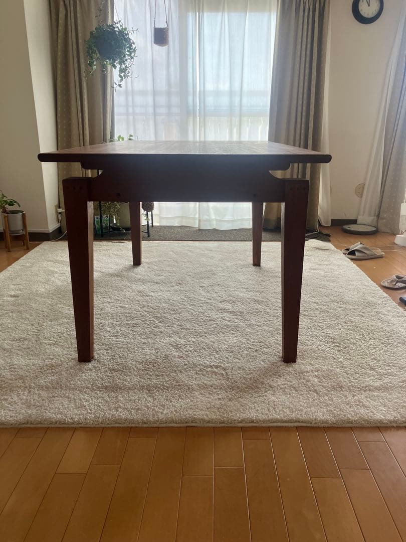 チーク材ダイニングテーブル