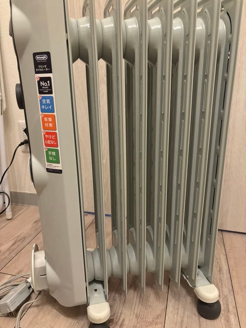 DeLonghi オイルヒーター グレー キャスター付き