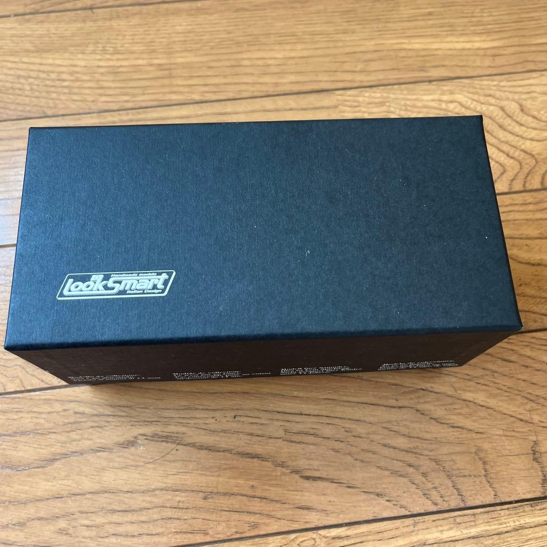 1/43 Looksmart ランボルギーニ アヴェンタドール J (Red)