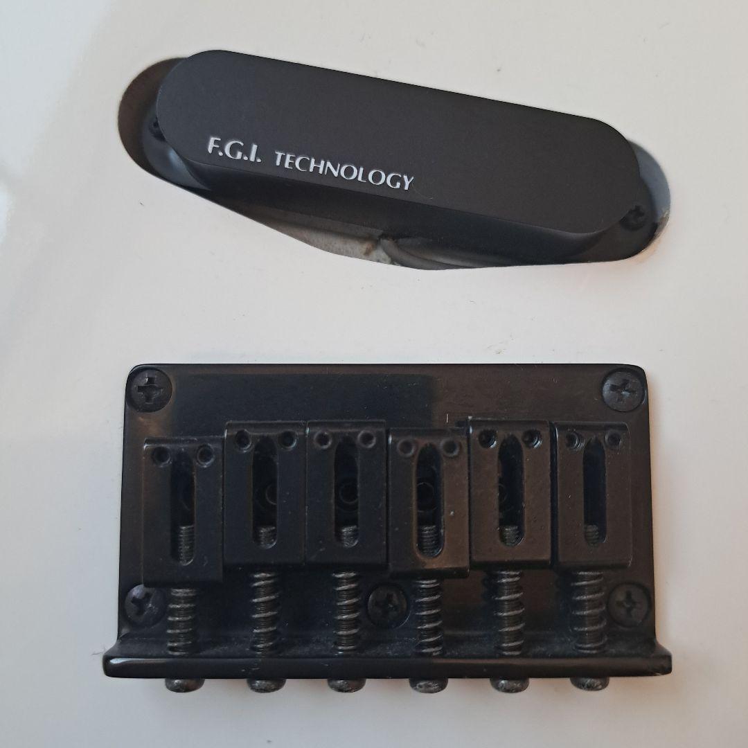 ル*ス様 ホワイトエレキギター F.G.I. TECHNOLOGY