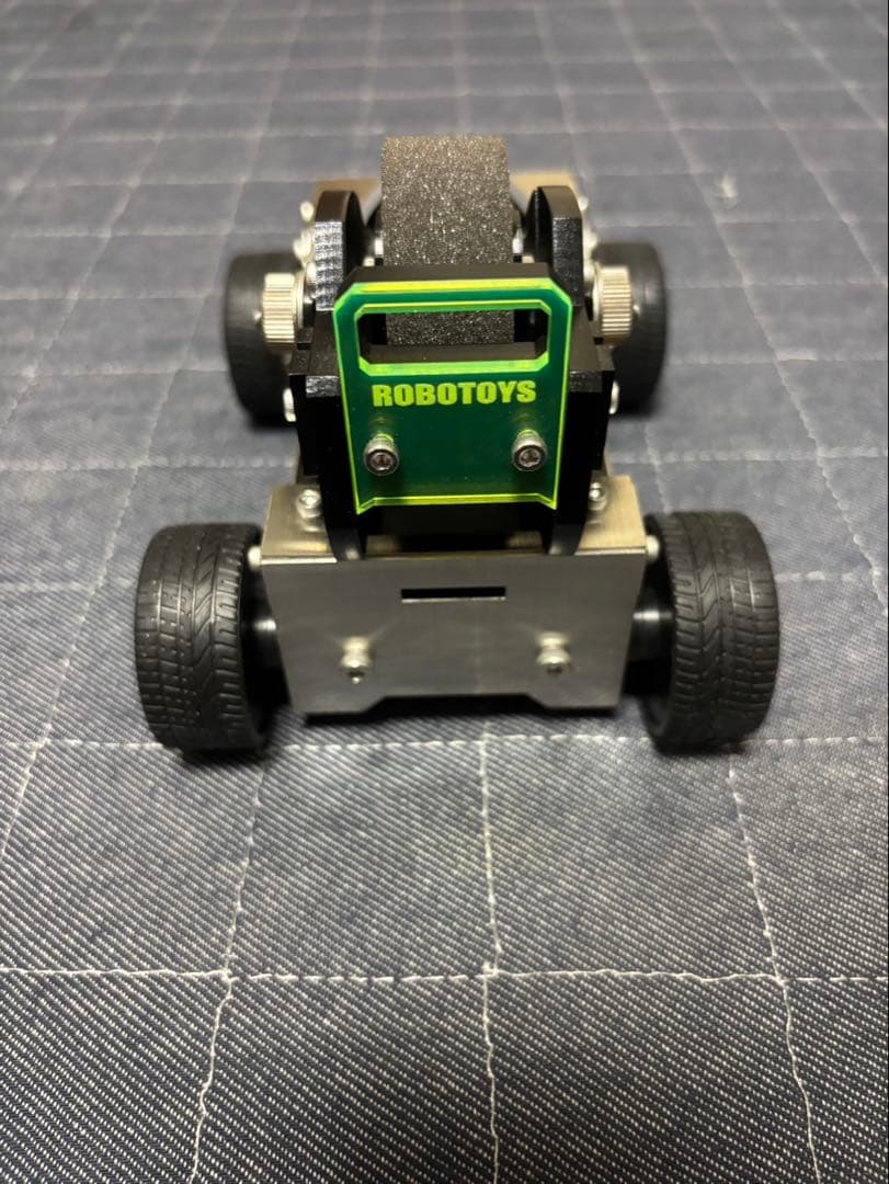 ROBOTOYS（ロボトイズ） ロボット型ウォッチスタンド 車 オフローダー