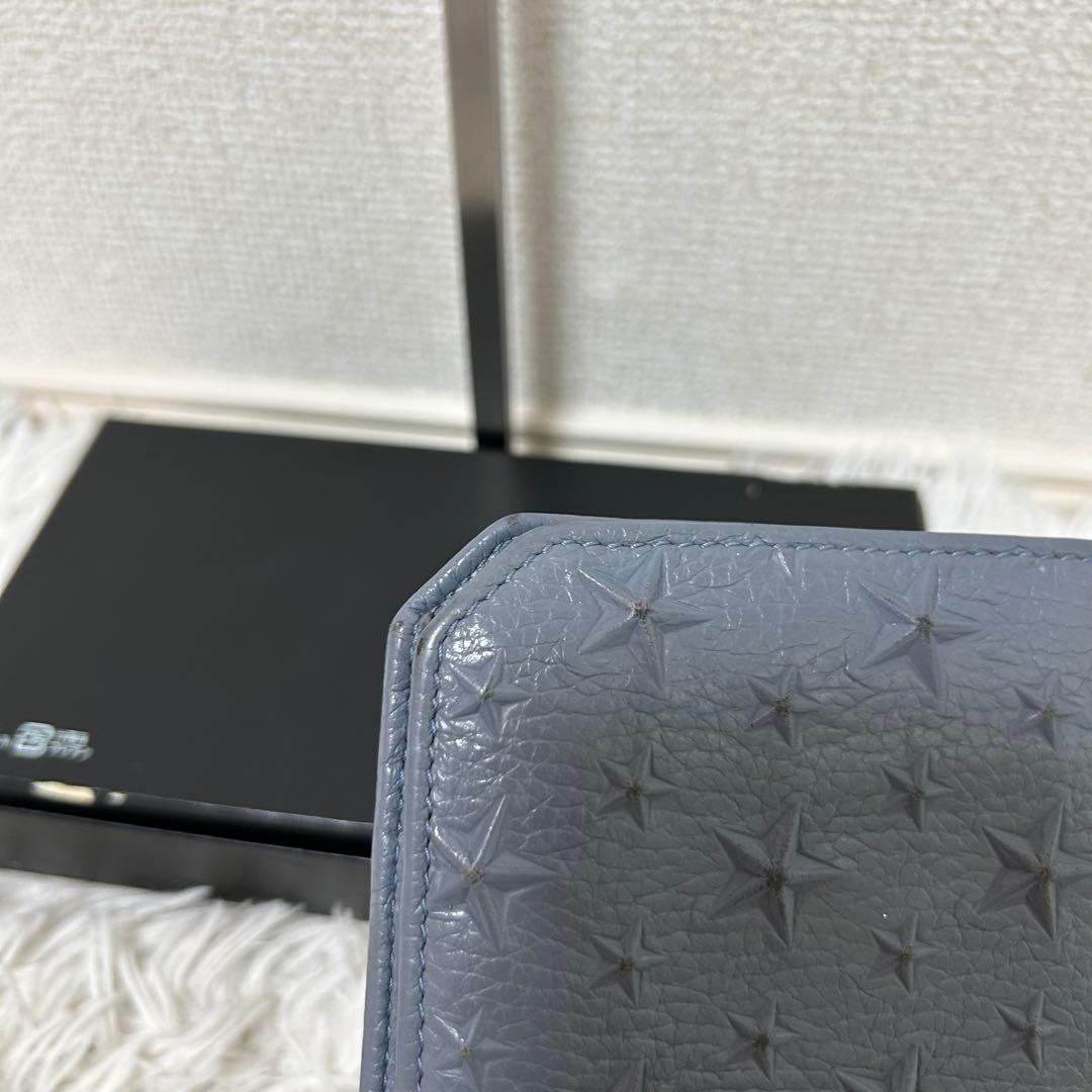 【希少カラー✨スタッズ/ユニセックス】ジミーチュウ　二つ折り財布　ブルー　レザー