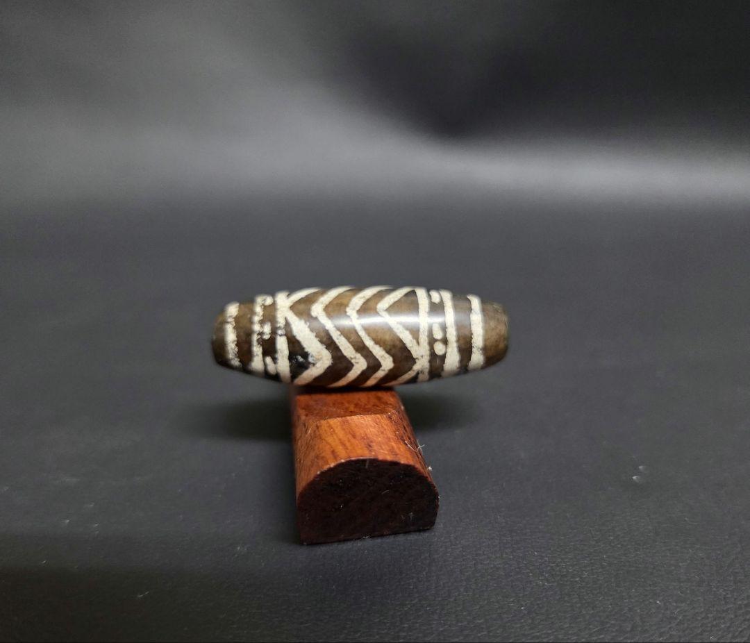 809　天珠　エッチドカーネリアンEched carnelian　！