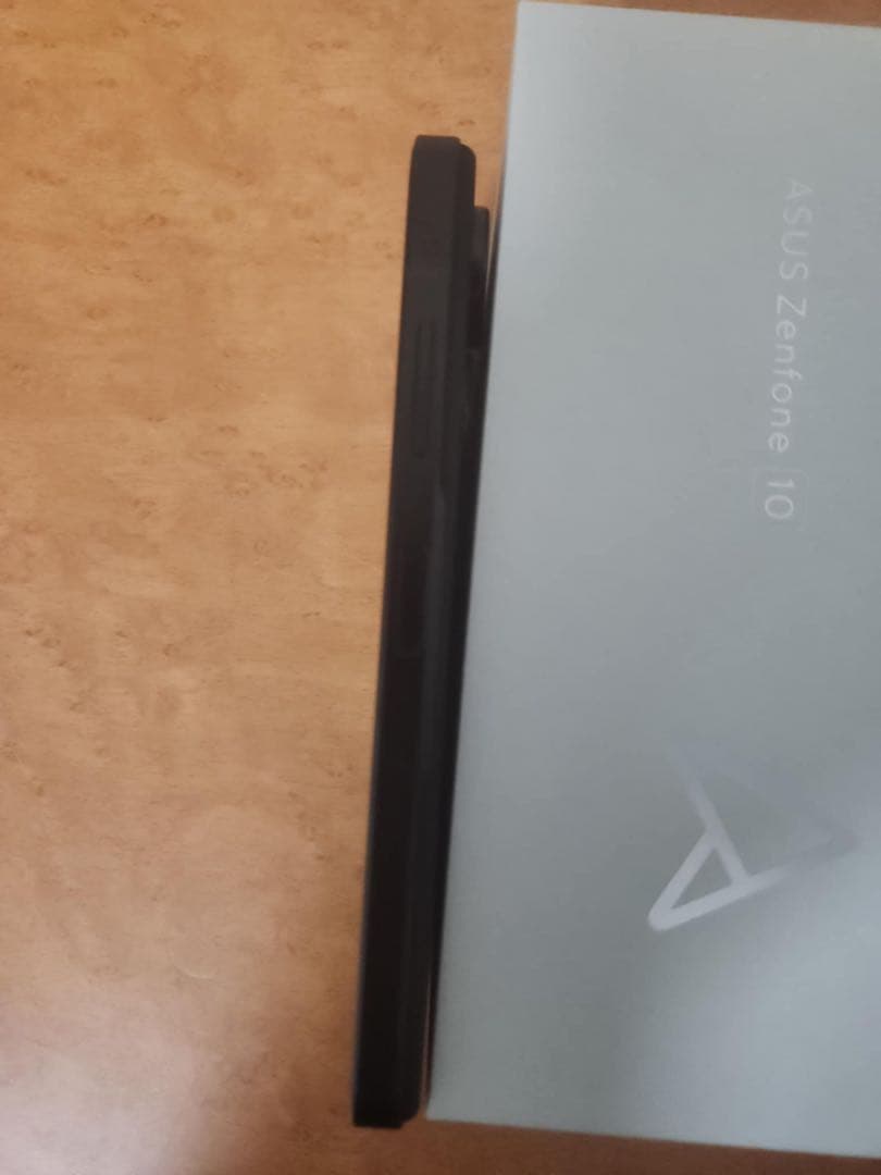 ASUS Zenfone 10 本体　RAM 16GB ROM 512GB