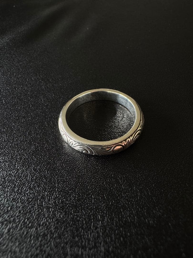アクセサリー ANTIDOTE BUYERS CLUB Engraved Round Ring