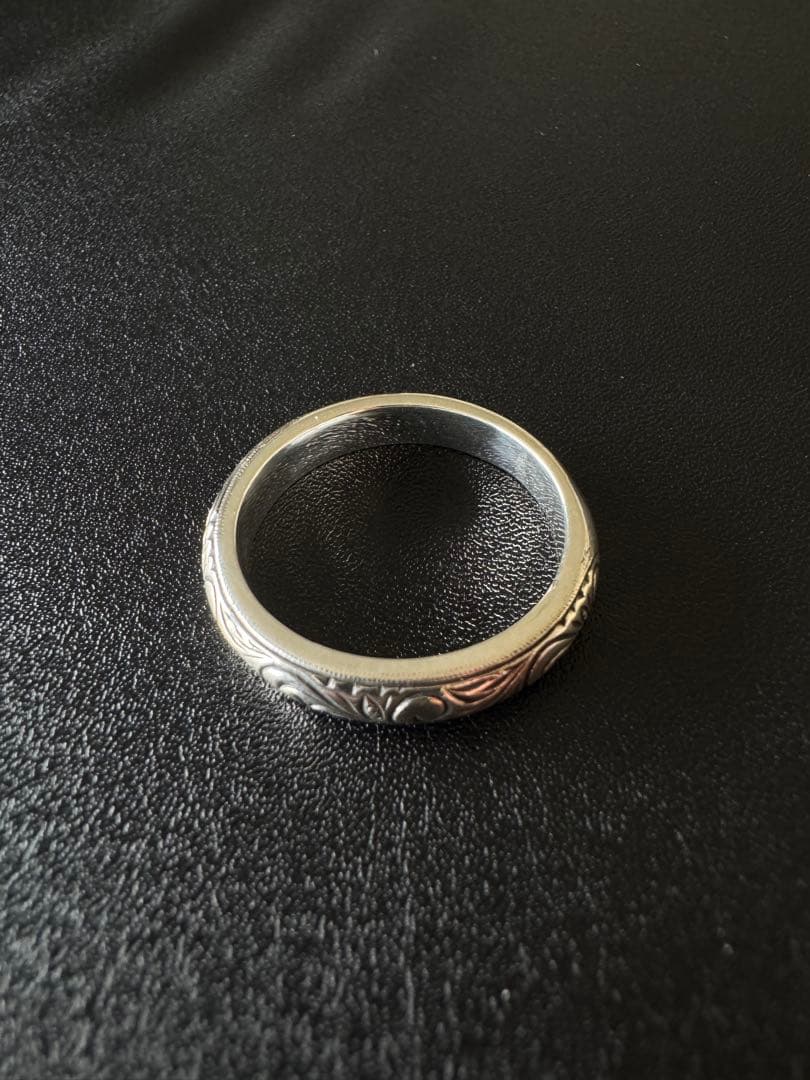 アクセサリー ANTIDOTE BUYERS CLUB Engraved Round Ring