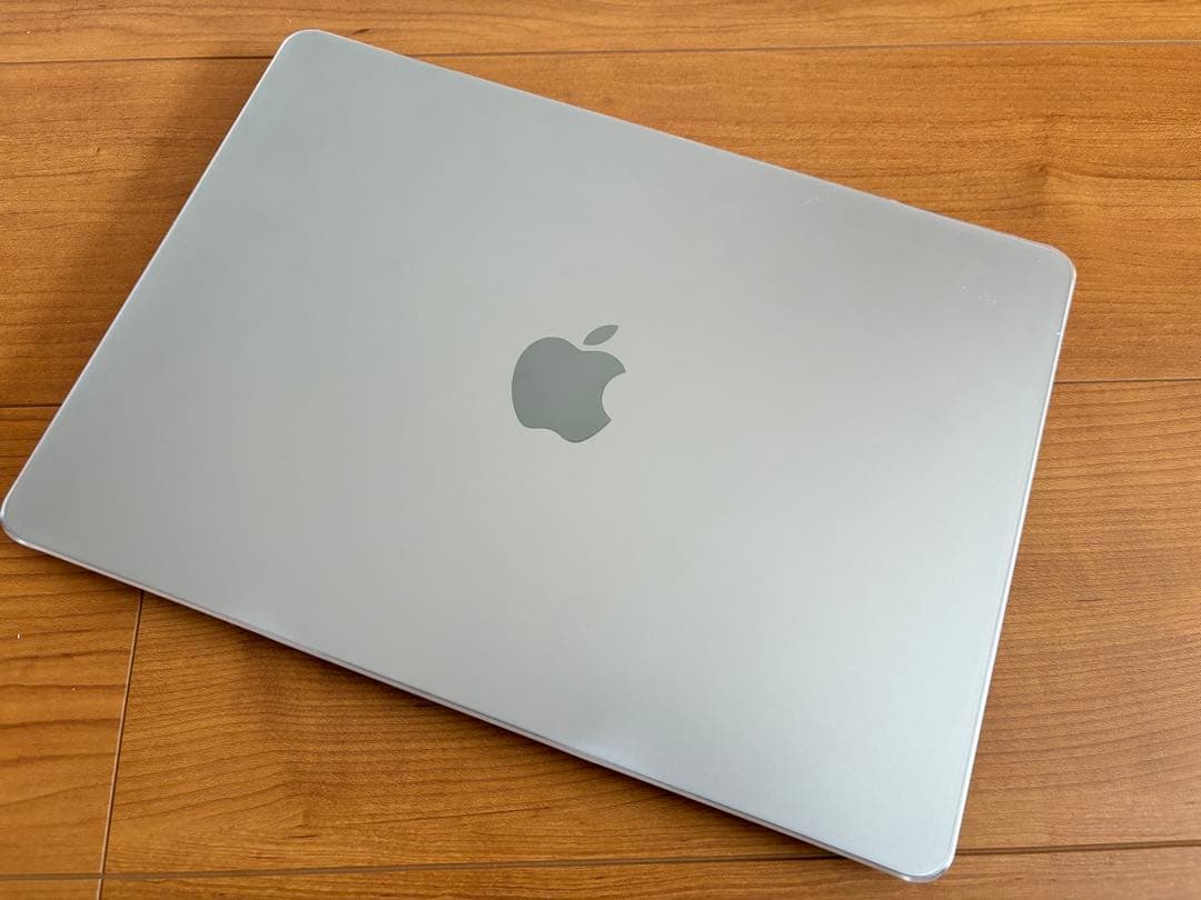 MacBook Air M3チップ　13インチ　スペースグレー