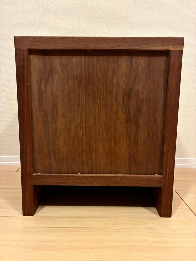 サイドテーブル・ナイトテーブル・ローテーブル MASTERWAL MORELESS NIGHT TABLE