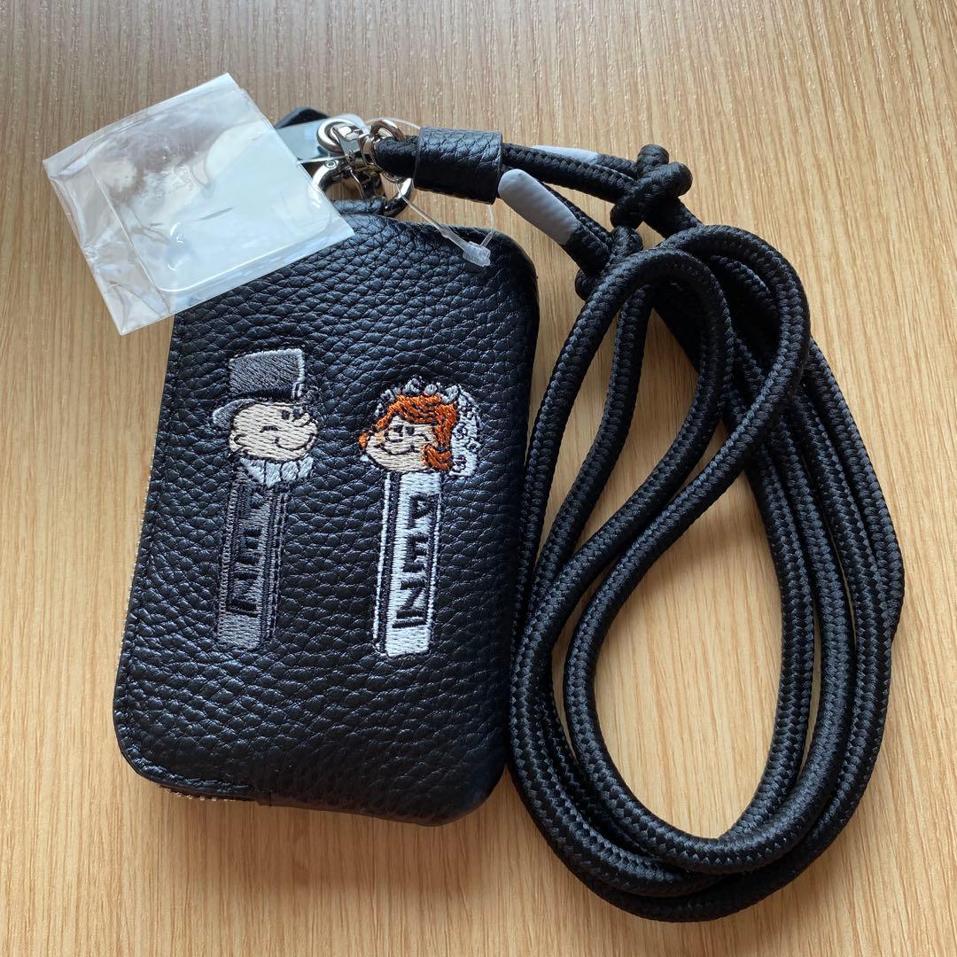 さえイアパピヨネ　ペッツ　モバイルストラップホルダー　牛革