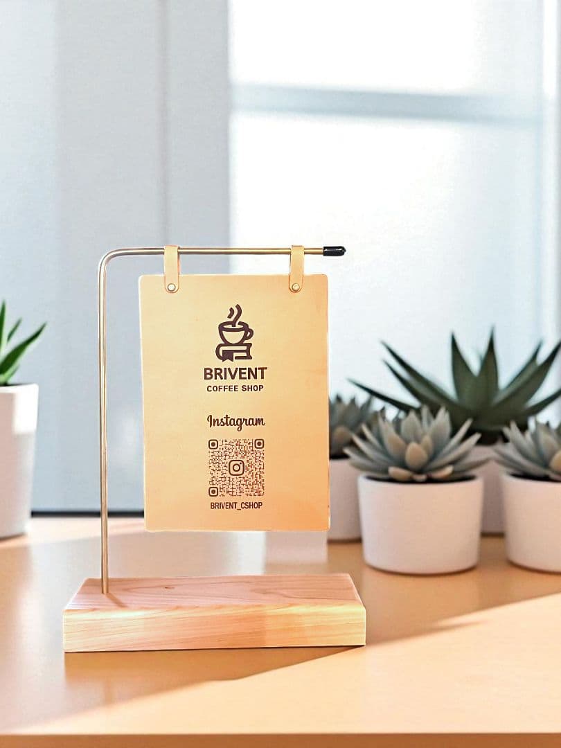 レザーのQRコードスタンド製作します☆　看板　開店祝いなどにもオススメ☆　sns