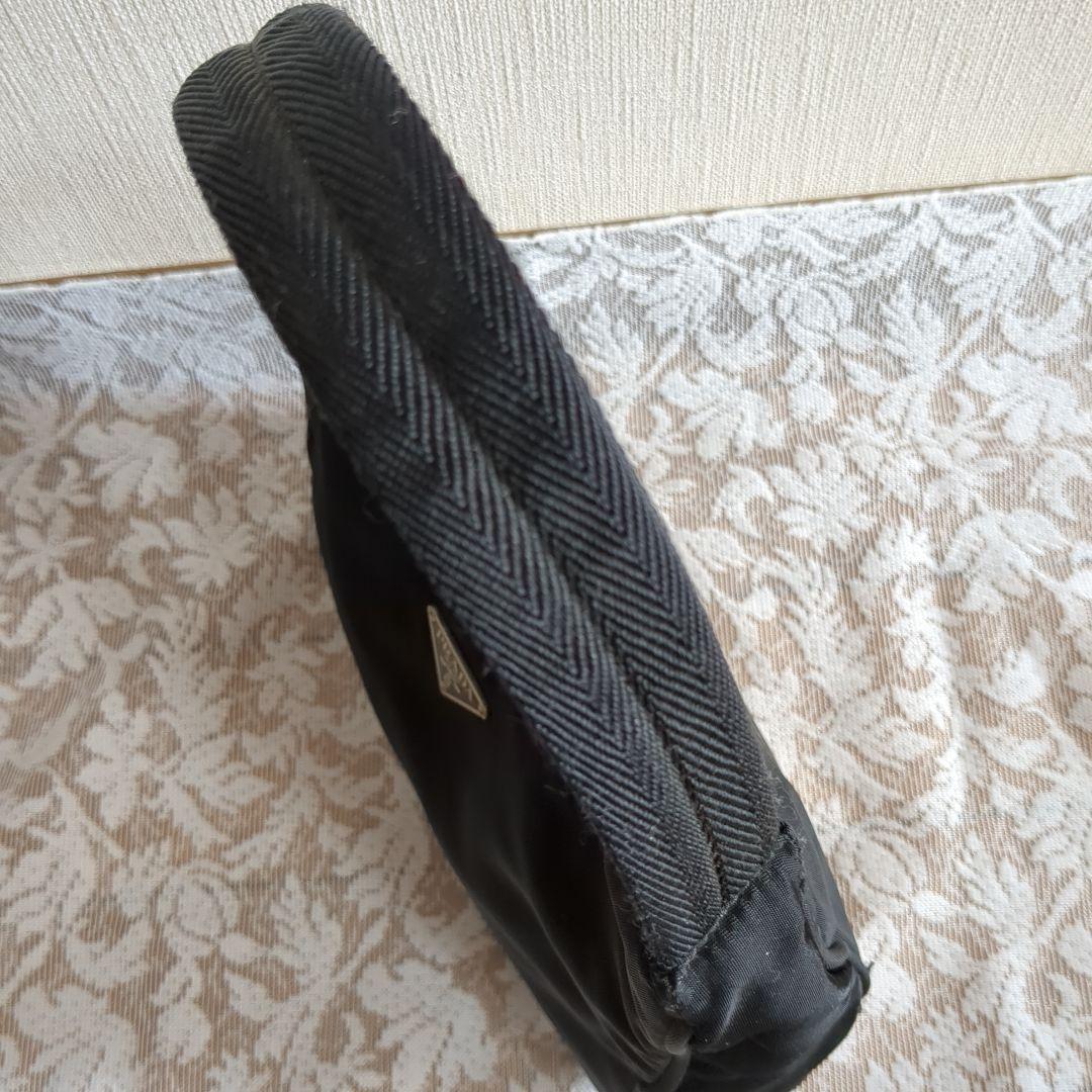 入手困難　プラダ PRADA アクセサリーポーチ ナイロン ブラック 三角ロゴ