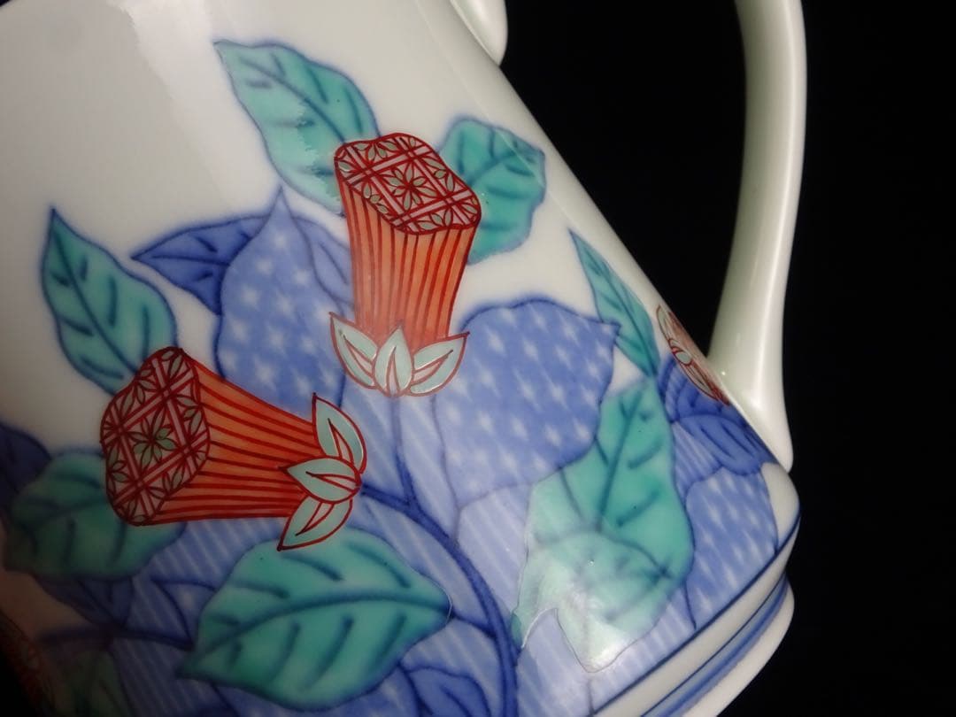 十四代　今泉今右衛門　本人作　色絵　墨はじき　瑞花文　碗　マグカップ　ビアマグ