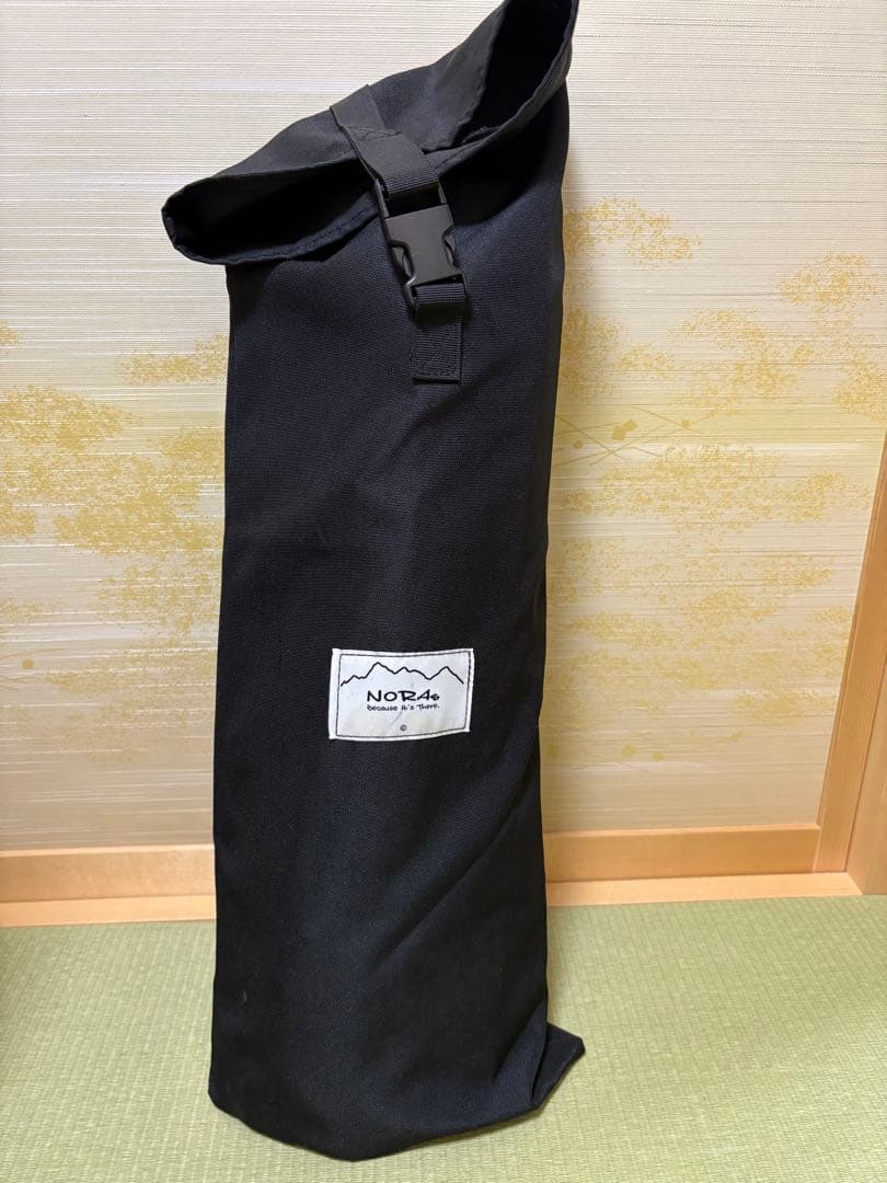 Noras サイドテーブル　ウォールナット　真鍮金具