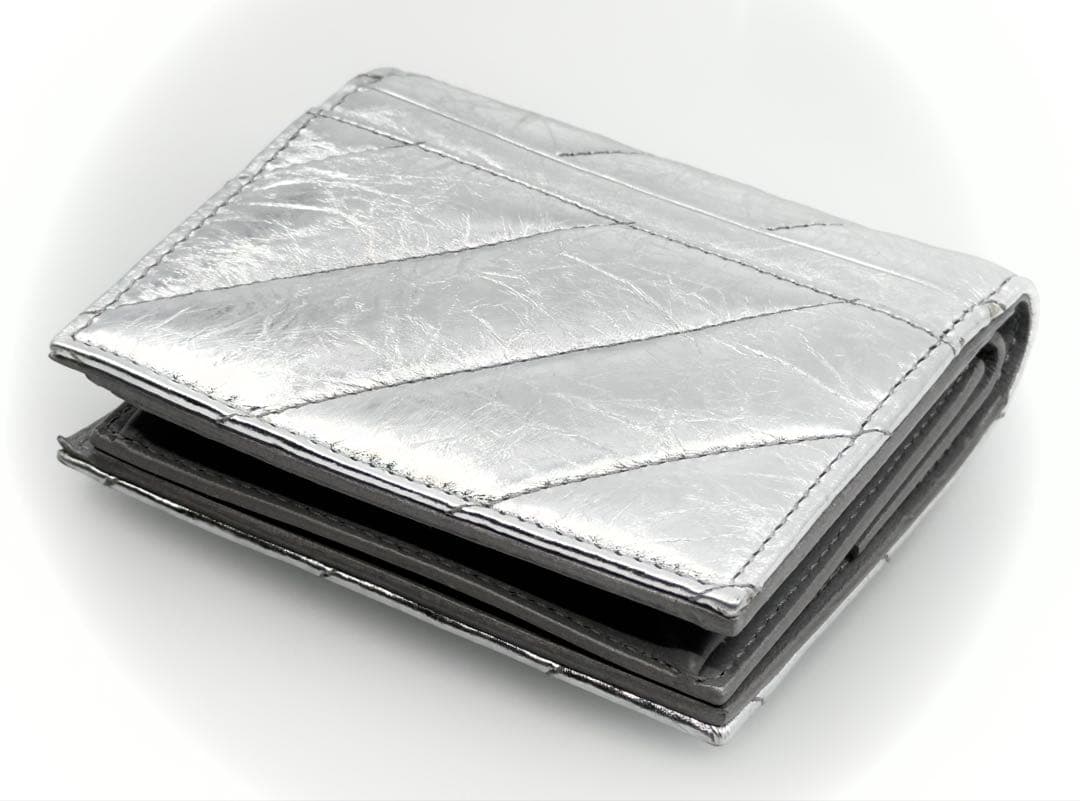 ✨本物BALENCIAGA/バレンシアガ✨クラッシュ 二つ折財布 シルバー⭐︎