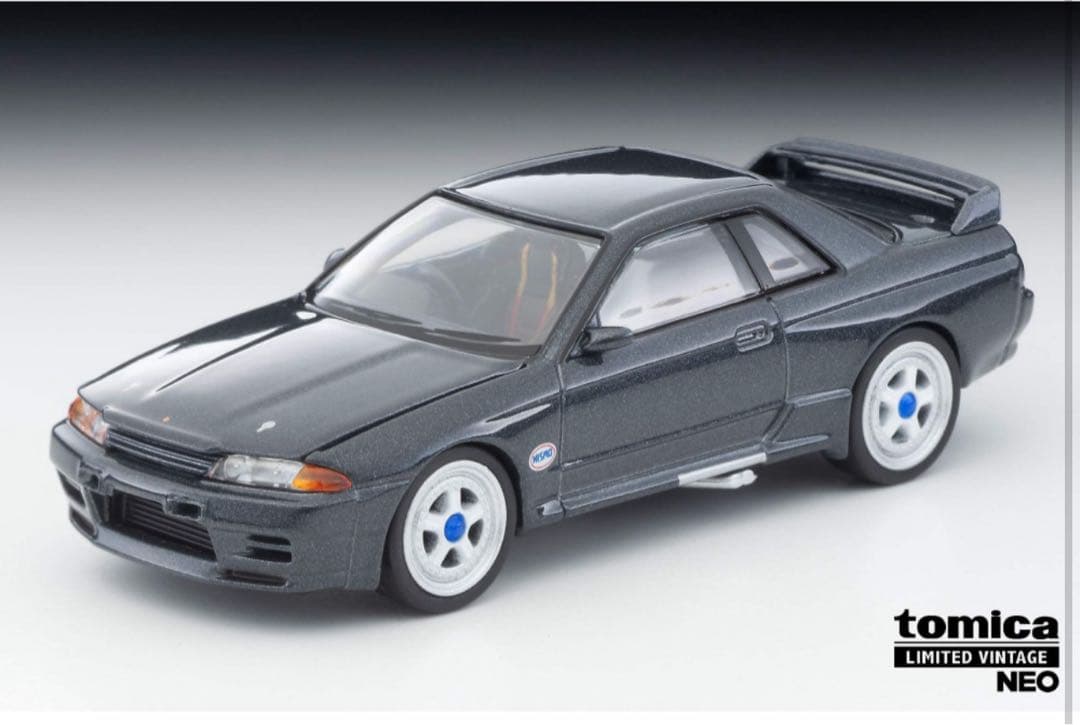 トミカリミテッドヴィンテージNEO 日産スカイライン　GT-R R32