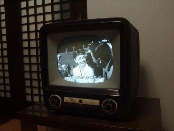 ナショナル初期型真空管テレビ プロの整備済みです　きれいに映ります