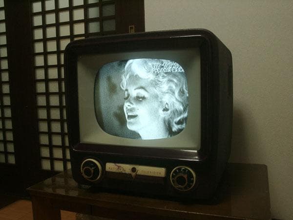 ナショナル初期型真空管テレビ プロの整備済みです　きれいに映ります