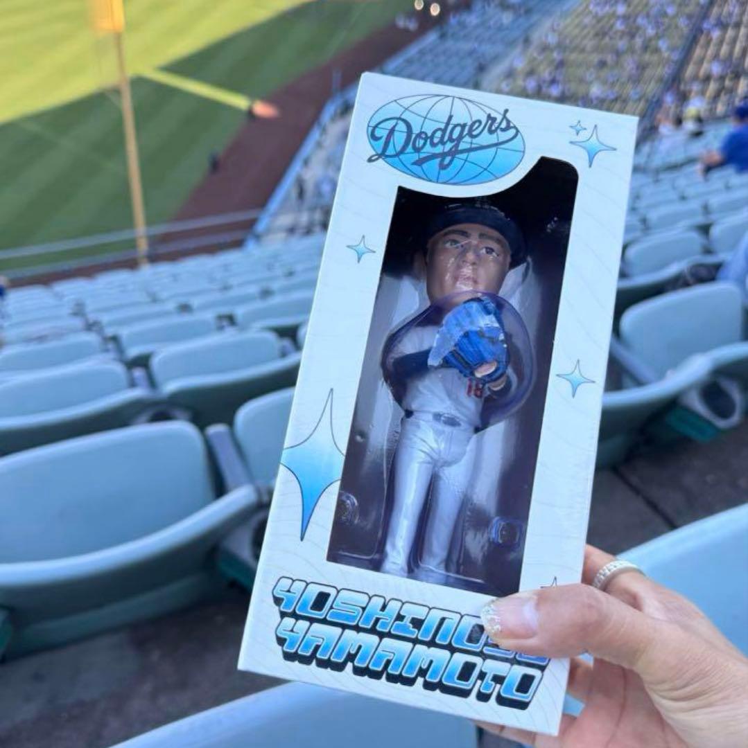 山本由伸　ボブルヘッド　ロサンゼルス　ドジャース　来場者限定　スタジアム配布