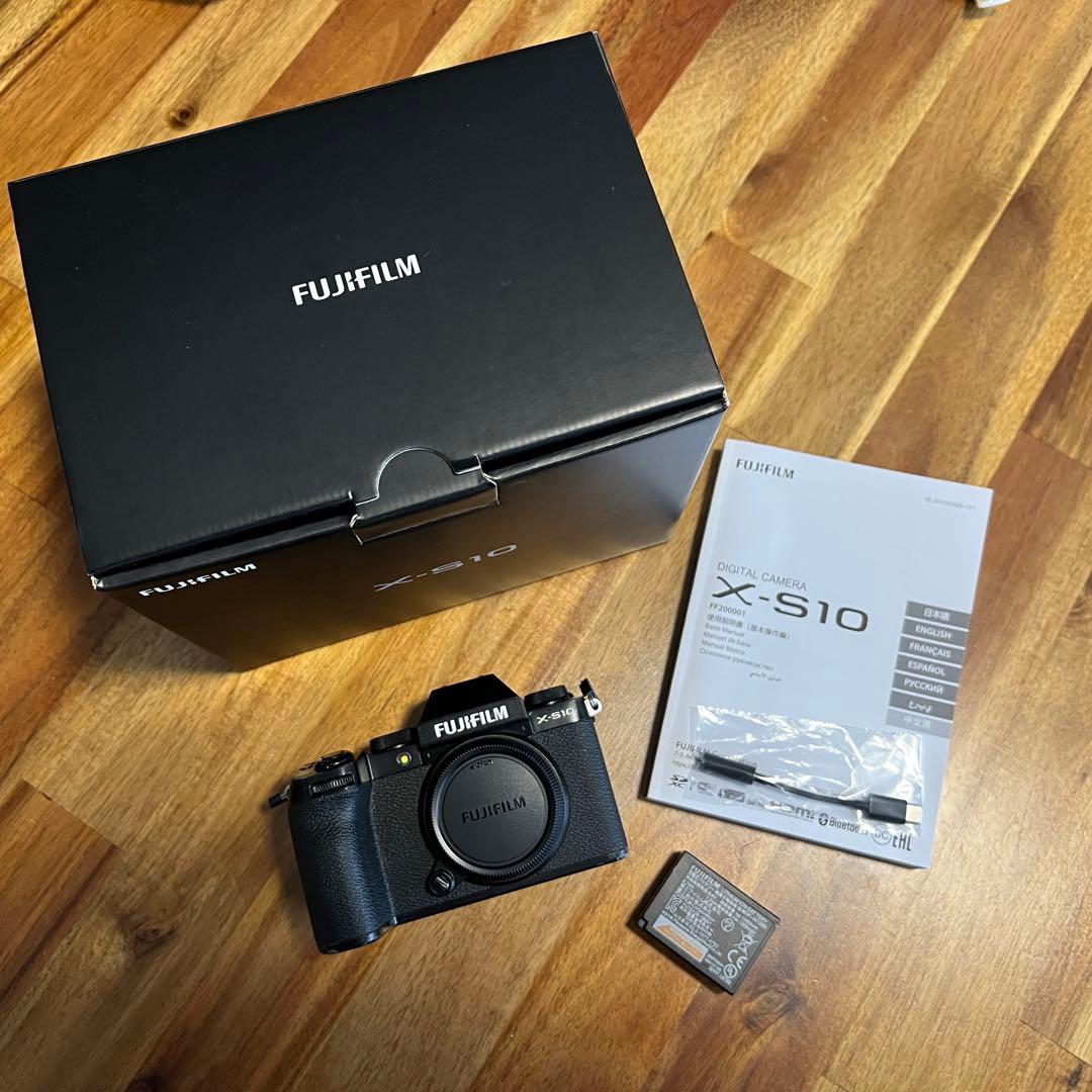 FUJIFILM X-S10 本体と付属品