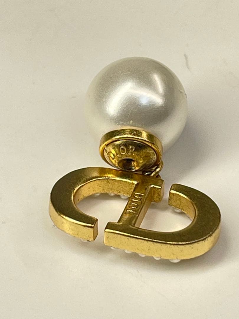 Christian Dior(クリスチャンディオール)ピアス