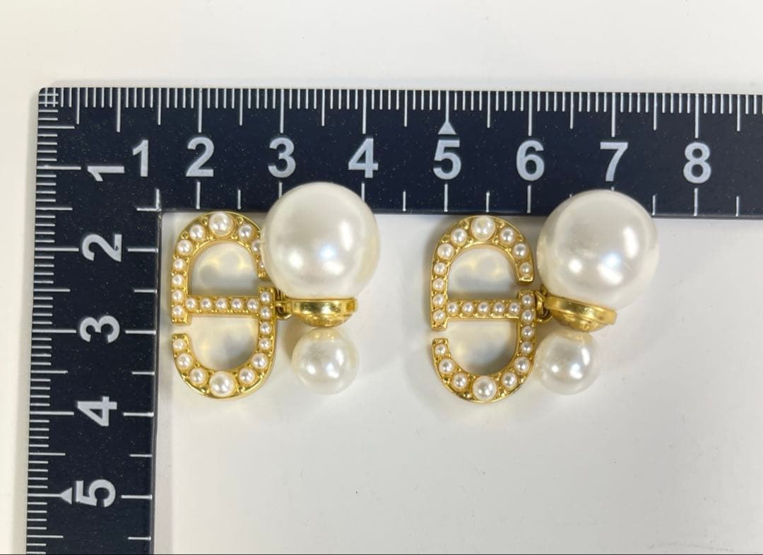 Christian Dior(クリスチャンディオール)ピアス