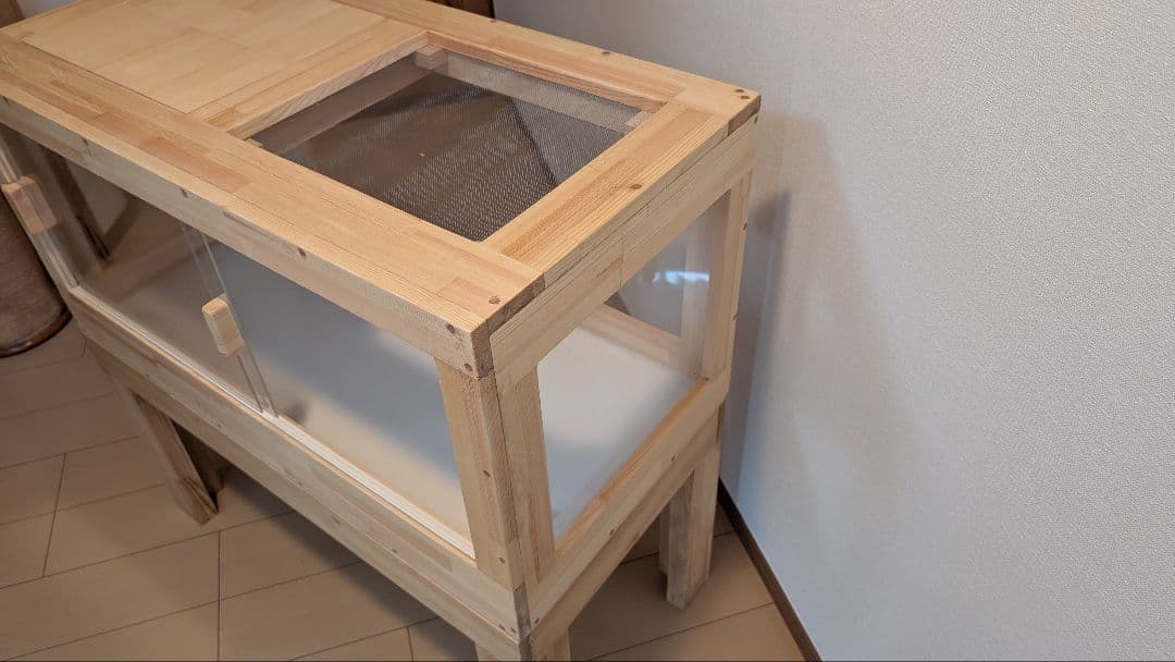 赤松集成材18ミリ幅90縦45奥行45全面アクリル板仕様木材オイル仕上げ！