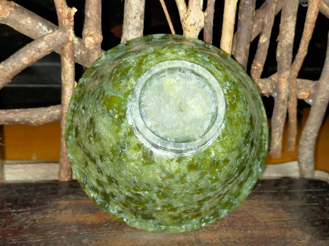 ♥中国♥　玉碗　♥　２個　♥　台　箱付き　玉製　茶碗　骨董　古玩