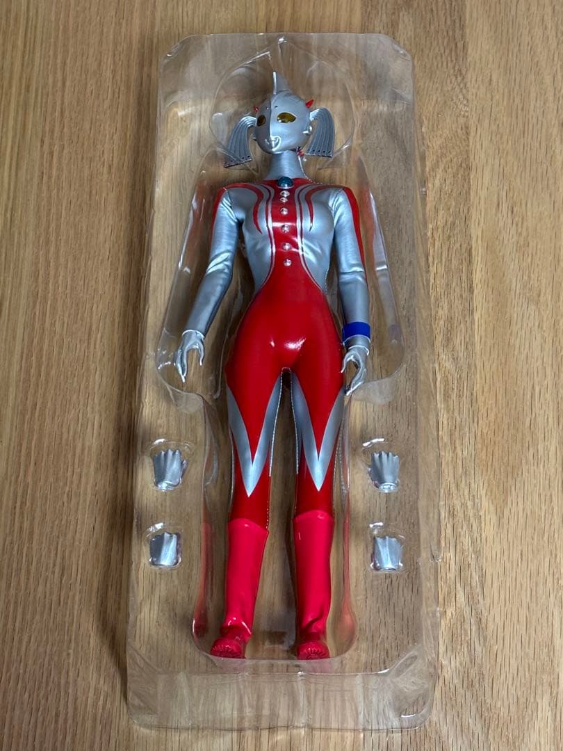 ウルトラの母　1/6 スケール　アクションフィギュア