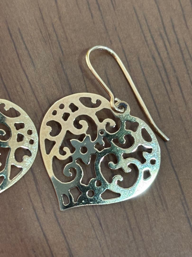 スタージュエリー ハート型透かし模様ピアス K18