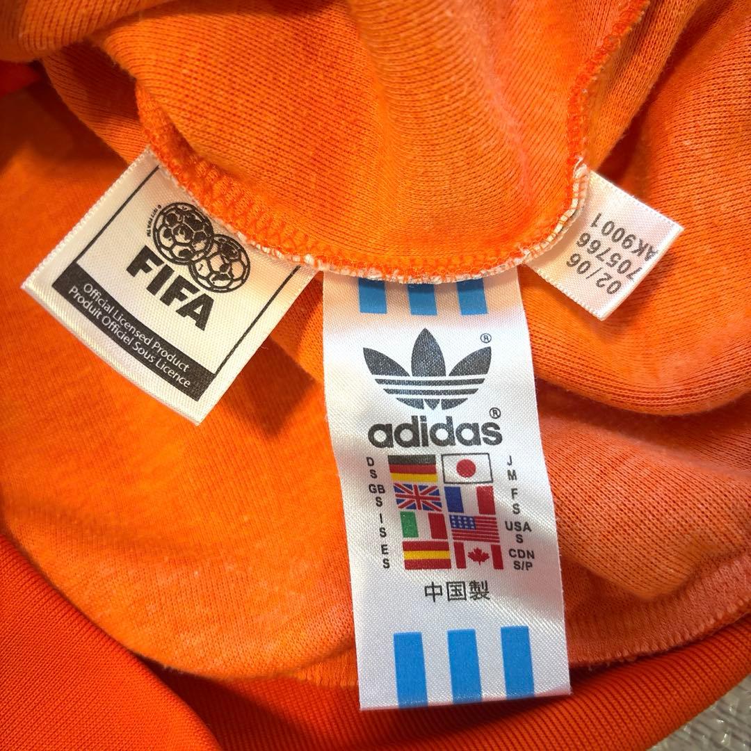 アディダスオランダ代表トラックジャケット