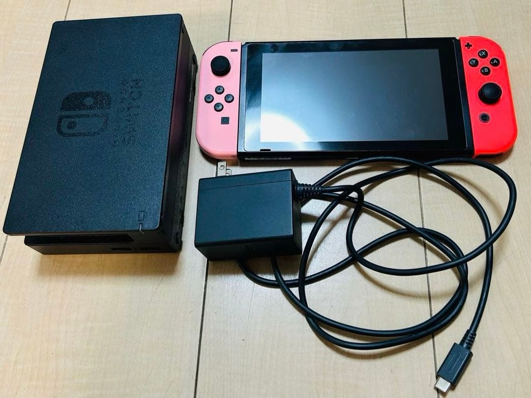 あつ森ケース付きNintendo Switch ピンク/レッド ACアダプター