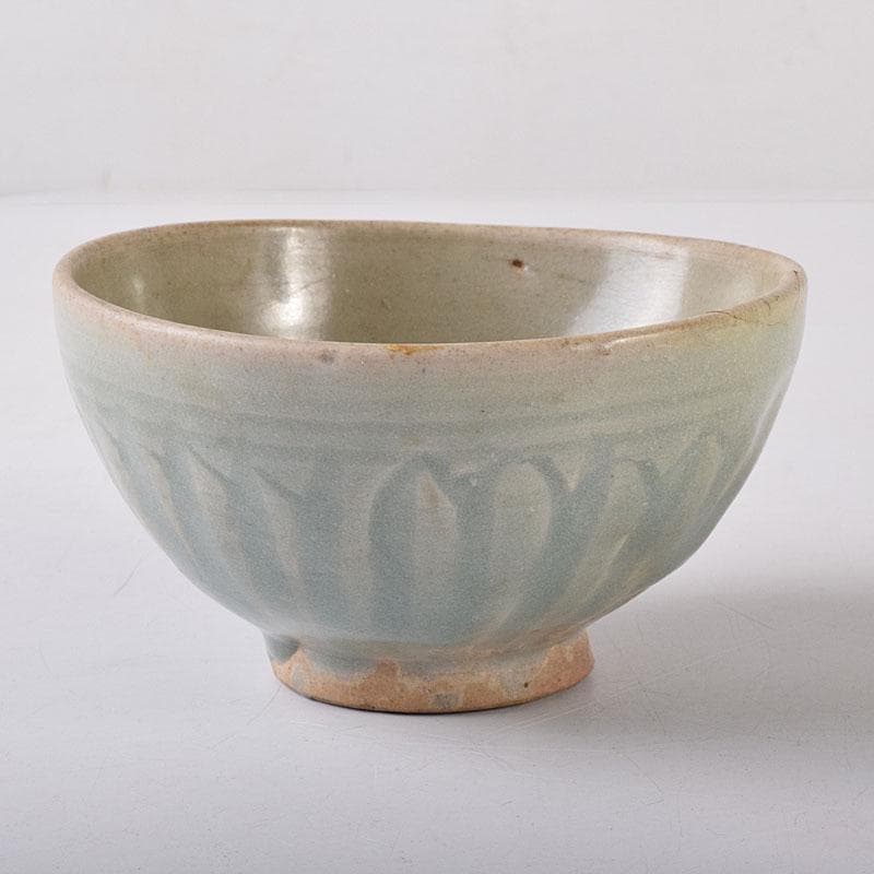 中国　龍泉窯　青磁　刻蓮弁文　茶碗　C　R8085