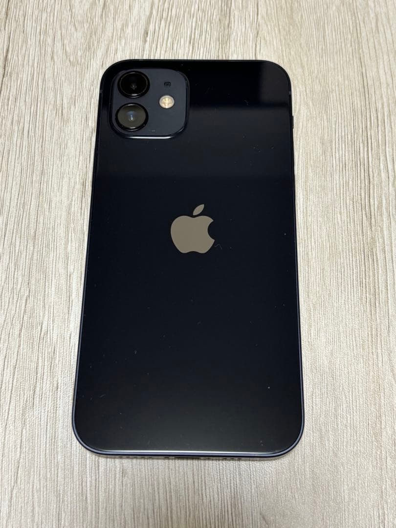 Apple iPhone 12 ブラック