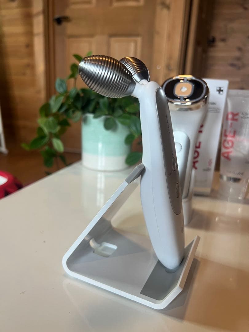 Nan様用【正規品】メディキューブ AGE-R 美顔器2種＋ジェル付属セット