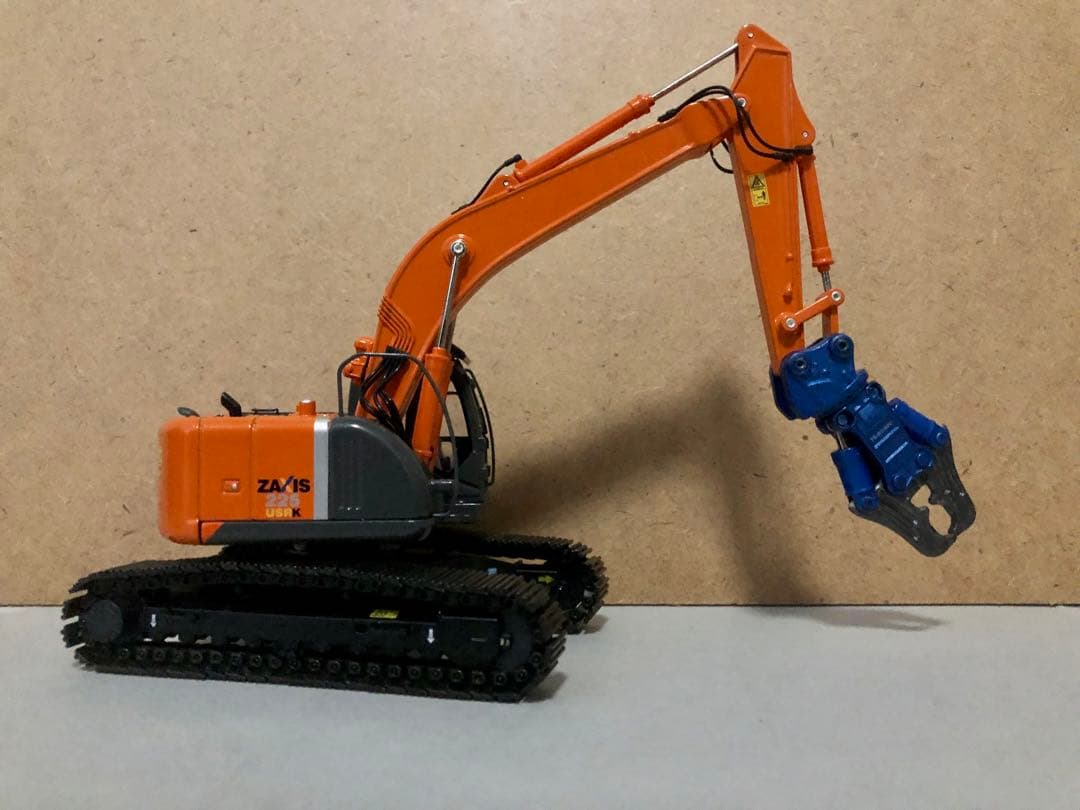 HITACHI 日立建機ZAXIS225USRLCK油圧ショベルミニカー1/50