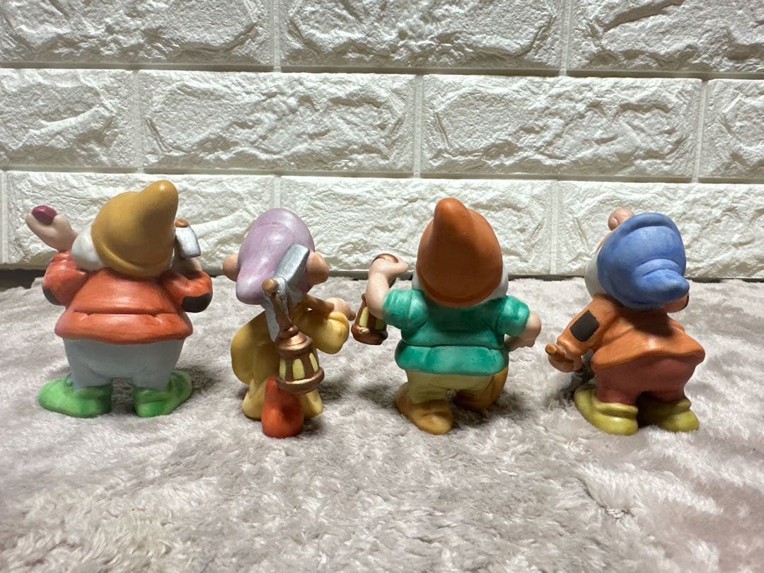 ✨レア❤️✨白雪姫　7人のこびと 陶器製 置物 ディズニーストア　8体セット　美品