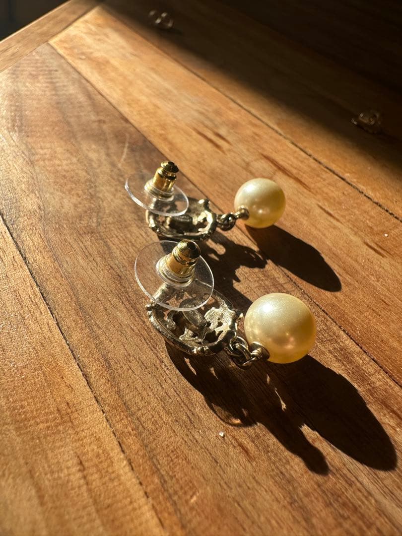 Chanel パール付きイヤリング