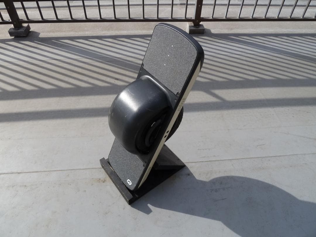 即購入は✖　累積走行距離わずか61キロ OneWheel Pint 電動スケボー