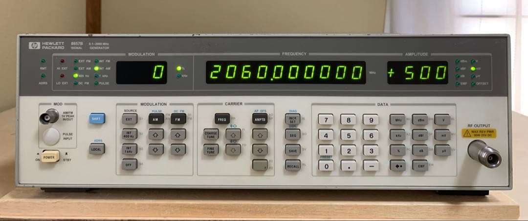 【横河・ヒューレット・パッカード】HP 8657B シンセサイズド標準信号発生器