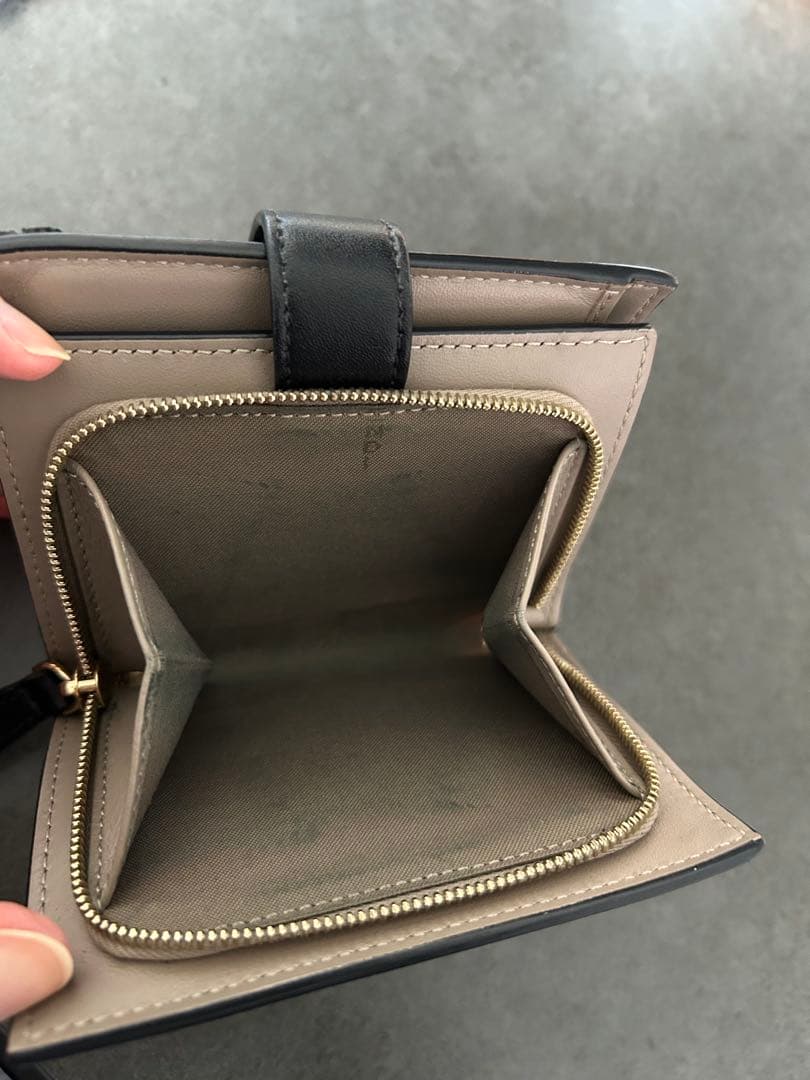 FENDI バイカラー スタッズ ミニウォレット 二つ折り財布 ブラック ベルト