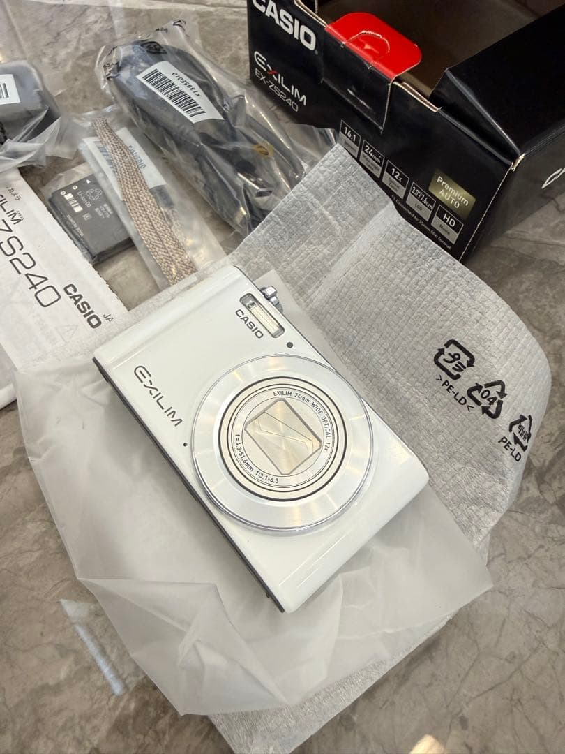 【未使用品！】 CASIO EXILIM EX-ZS240 動作確認済み