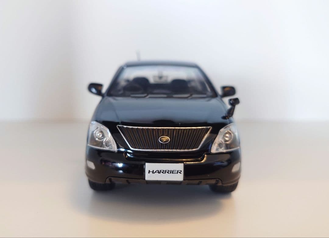 り*ん様 トヨタ　 ハリアー　HARRIER 2代目 1/30 　　202ブラッ