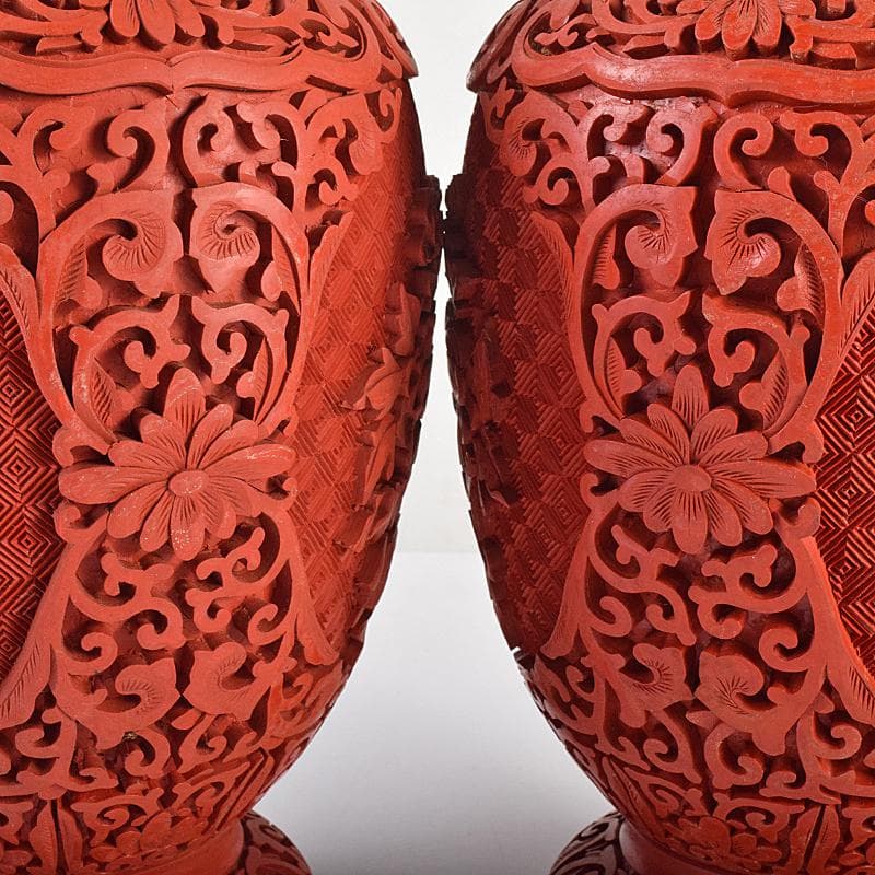 中国　剔紅　堆朱　内七宝　花文瓶　高さ約30㎝　唐木台付　一對　F　R7851B
