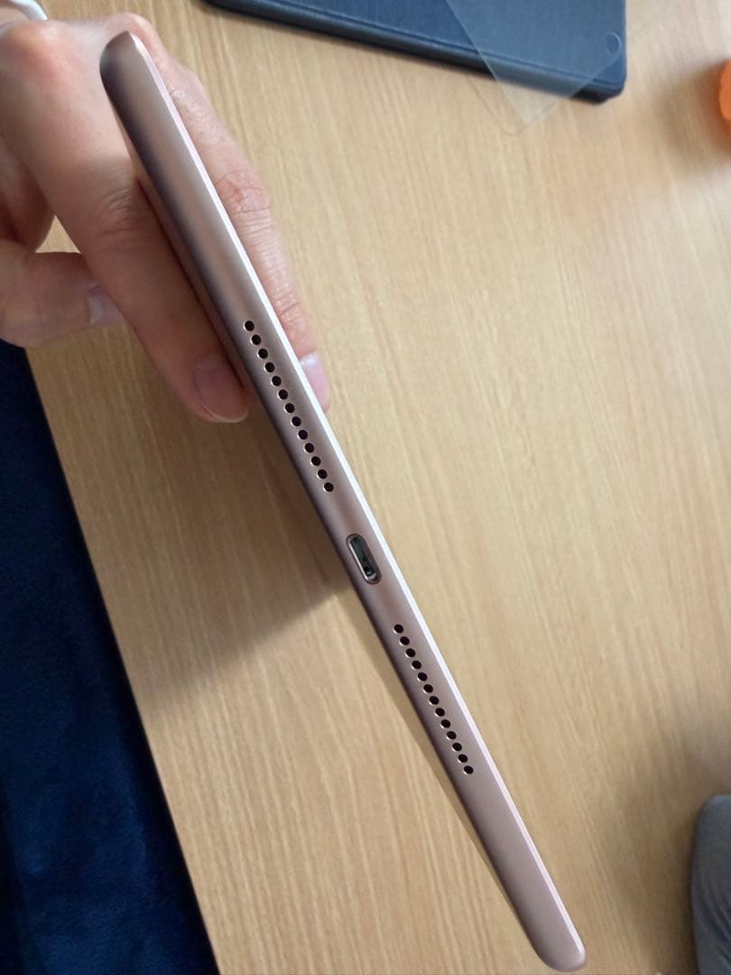 Apple iPad (第8世代) 32GB Wi-Fiモデル 本体　iPad8