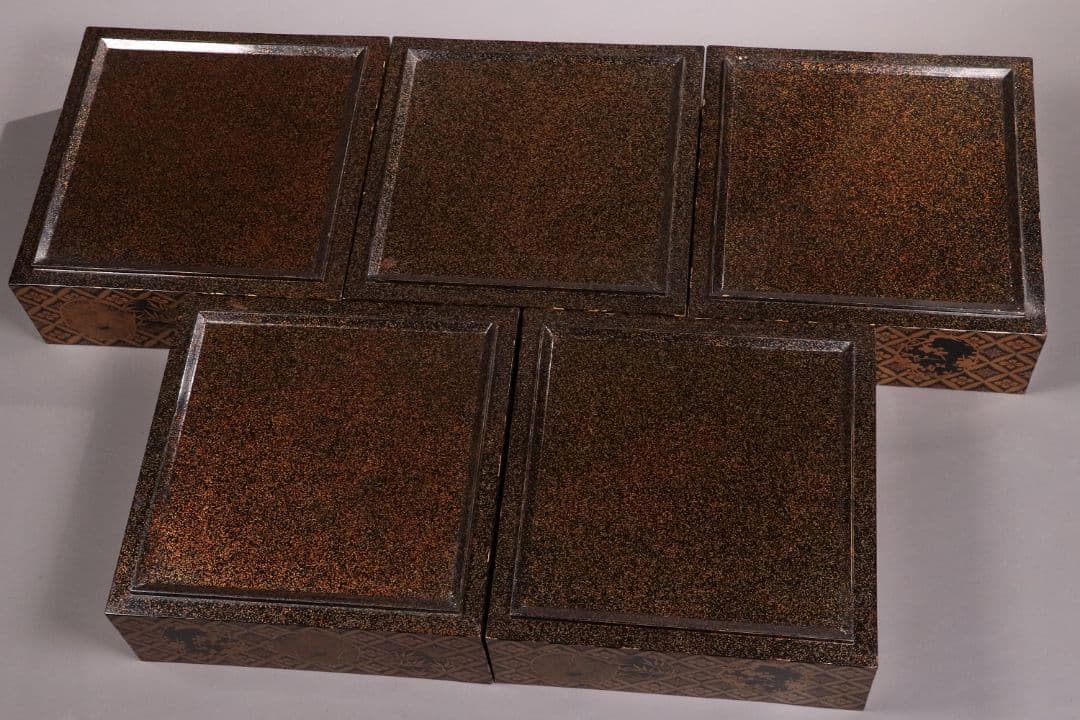 MA322 時代木製漆器 総蒔絵総梨地 花七宝 花の丸蒔絵 五段重 山水 二枚蓋