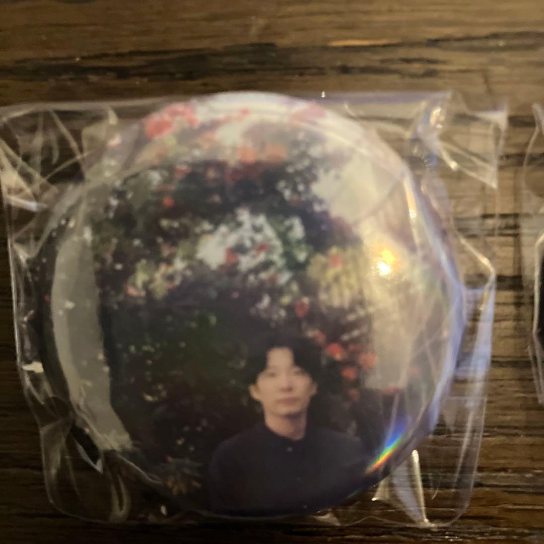 星野源　写真入りホログラムピンバッジ8個セット 非売品