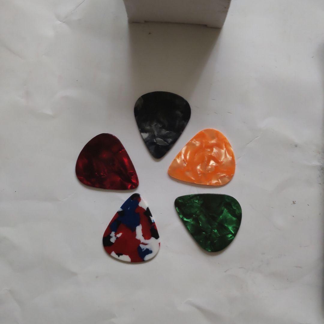 新品！格安！かっこいい！カッタウェイデザイン アコースティックギター 付属品付